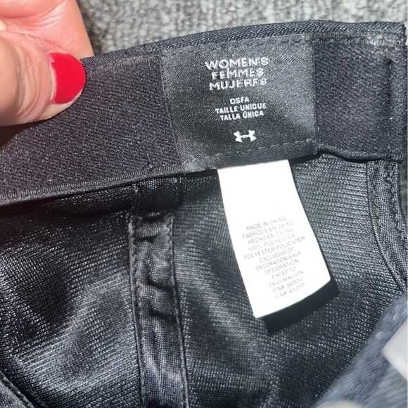 Under Armour Hat - Picture 4 of 5